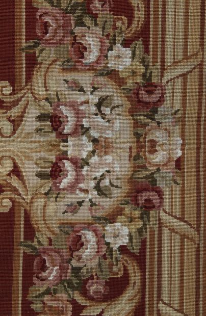 TAPIS AU POINT D’AUBUSSON, STYLE NAPOLÉON...