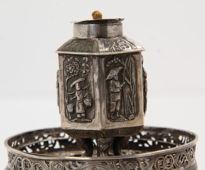 CHINE DU SUD-VIETNAM, VERS 1900

Lampe à...