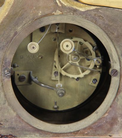 PENDULE D’ÉPOQUE RESTAURATION

en bronze...