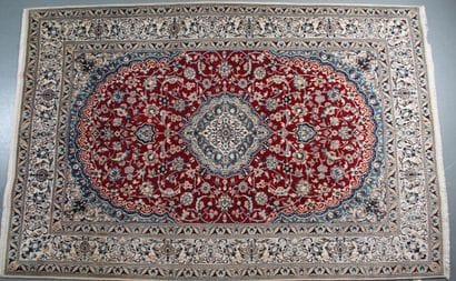 GRAND TAPIS NAIN, en laine et soie (Iran...