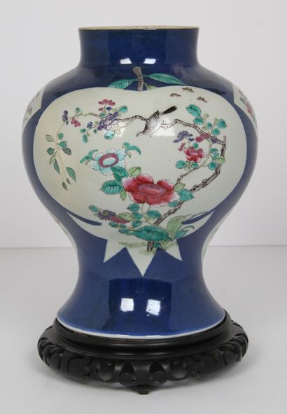 Chine, XIXe siècle,

Potiche balustre en...