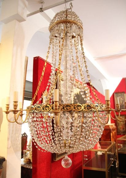 GRAND LUSTRE CORBEILLE DE STYLE RESTAURATION

en...