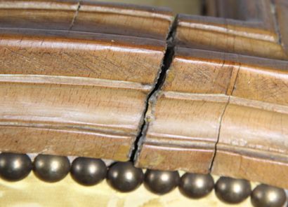 PAIRE DE LARGES BERGÈRES À OREILLES

en bois...