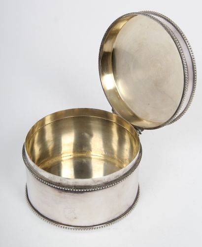 BOÎTE RONDE

en argent aux 950 millièmes,...