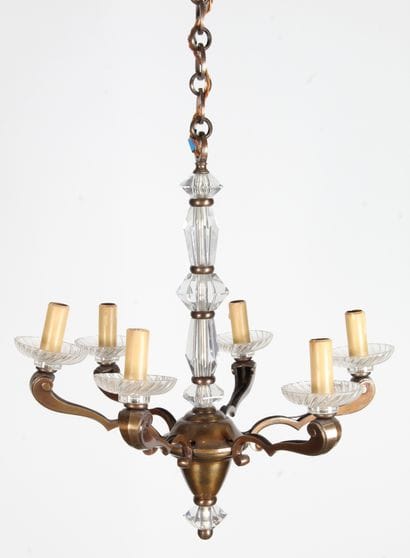 LOT DE QUATRE LUSTRES EN BRONZE ET LAITON

-	Lustre...