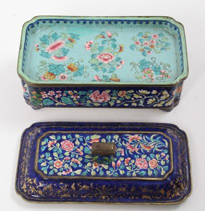 Chine, époque Jiaqing, début XIXe siècle

Coffret...