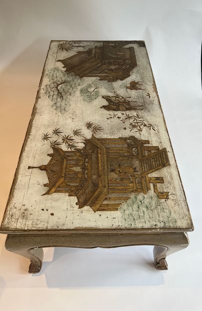CHINE XXeme siecle.

Table basse en bois...