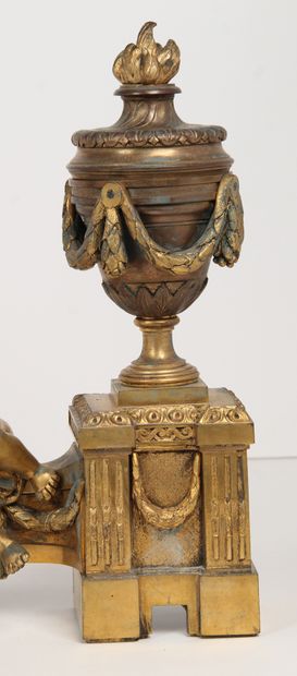 PAIRE DE BOUTS DE FEUX

en bronze doré à...
