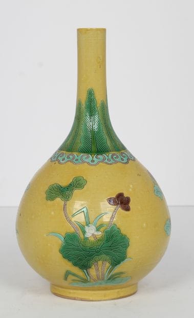 Chine, fin XIXe siècle,

Vase piriforme en...