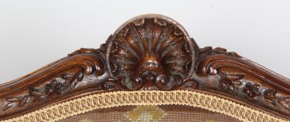 MOBILIER DE SALON DE STYLE LOUIS XV

comprenant...