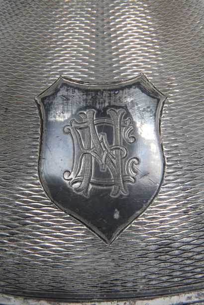 LOT DE METAL ARGENTE :

-	Une grande théière,...
