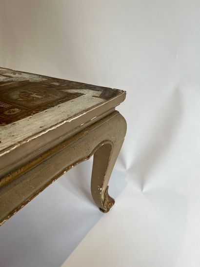 CHINE XXeme siecle.

Table basse en bois...
