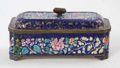 Chine, époque Jiaqing, début XIXe siècle

Coffret...