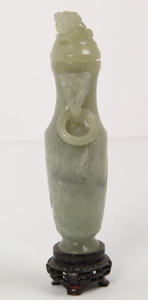 Chine, début XXe siècle

Petit vase balustre...
