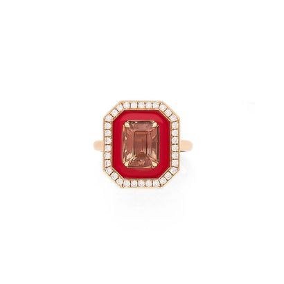 BAGUE
de forme octogonale retenant en son...