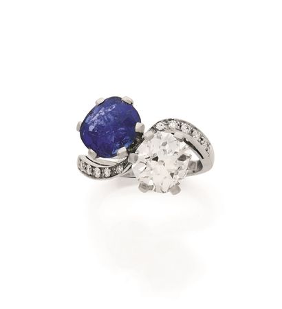 BAGUE TOI & MOI
retenant un diamant rond...