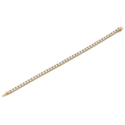BRACELET LIGNE
retenant une succession de...