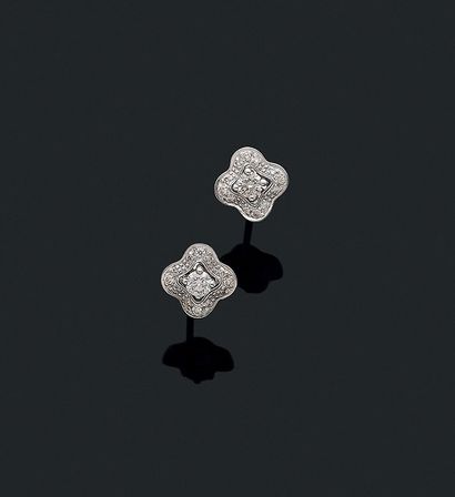 MAUBOUSSIN 
PAIRE DE BOUCLES D'OREILLES 
