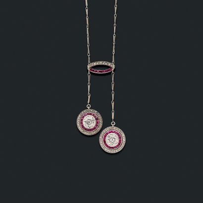 ANNÉES 1900
COLLIER NÉGLIGÉ
composé d'une...