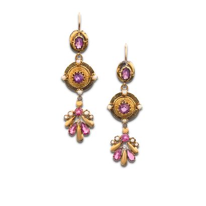 NAPOLÉON III
PAIRE DE BOUCLES D'OREILLES
présentant...