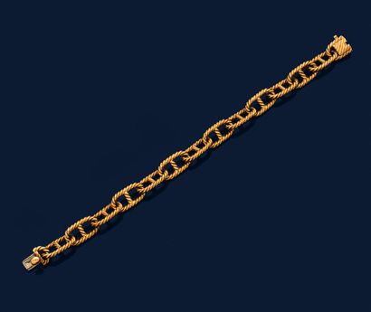 BOUCHERON 
BRACELET
retenant une succession...