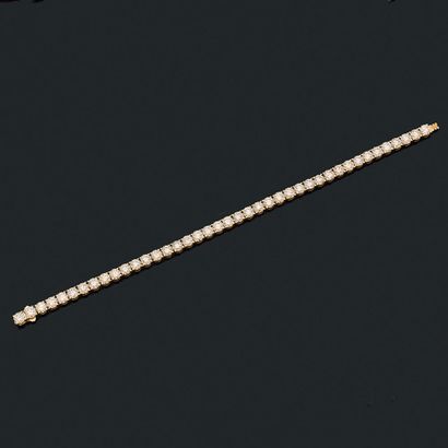 BRACELET LIGNE
retenant une succession de...