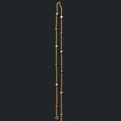 COLLIER
présentant une chaîne en maille forçat...