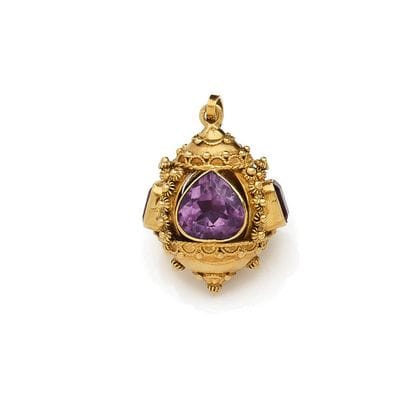 PENDENTIF 
composé de 4 améthystes dans un...