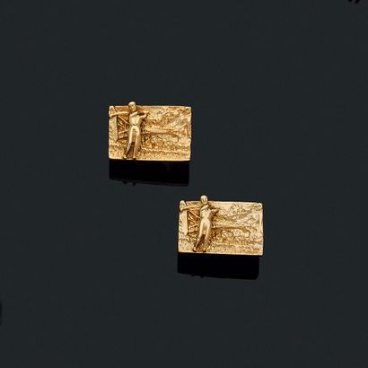 PAIRE DE BOUCLES D'OREILLES
de forme rectangulaire...