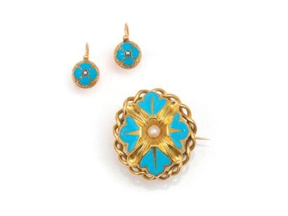 BROCHE BOUCLES D'OREILLES
orné d'un motif...