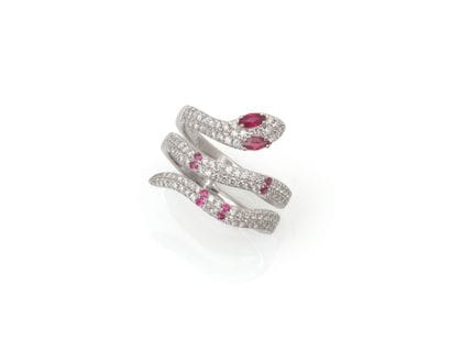 BAGUE 
présentant un serpent pavé de diamants...