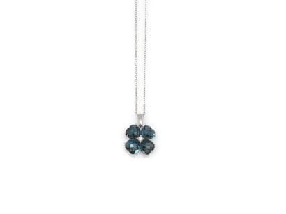 PENDENTIF
présentant une fleur ornée de 4...