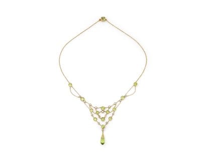 COLLIER
retenant un dessin en chute avec...