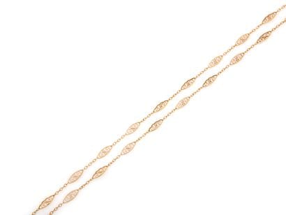 COLLIER
retenant une succession de maillons...