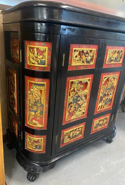 CHINA

Richly carved lacquered wood bar cabinet...