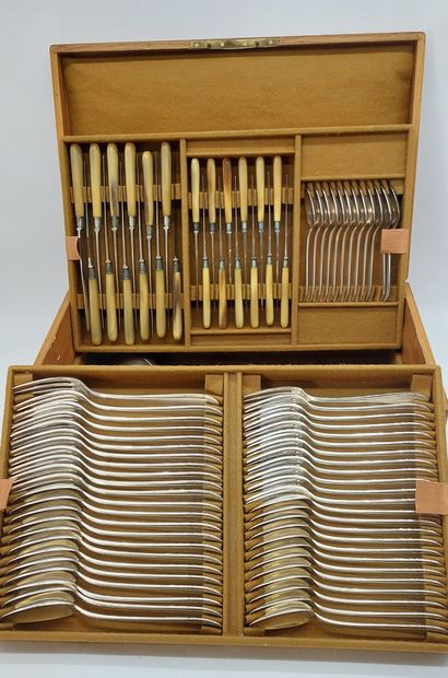 APOLLO

Household set in silver-plated metal...