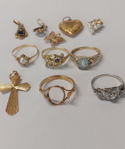 LOT de bijoux en or comprenant bagues et...