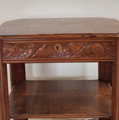 Carved wood TRAVAILLEUSE, two side shelves,...
