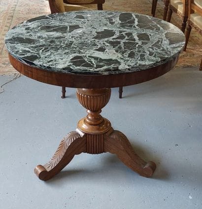 Mahogany and mahogany veneer tripod GUERIDON,...