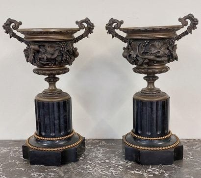 PAIR OF CASSOLETTES in bronze and marble,...