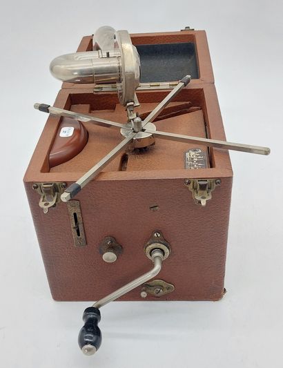 PETER PAN alarm clock 

Travel gramophone...