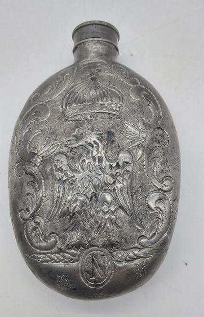 Embossed pewter FIOLE with eagle design

H...
