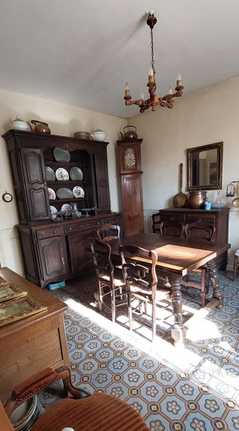HOUSEHOLD to be emptied on site at about...