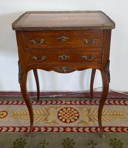 Wooden veneer TRAVAILLEUSE with floral decoration...