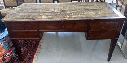 FLAT mahogany DESKTOP opening with four drawers...