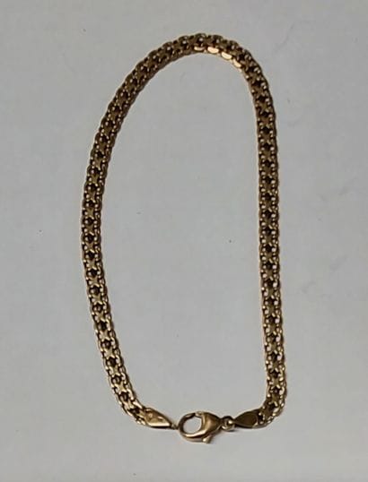 GOLD BRACELET

L : 21 cm

Weight : 5,55 ...