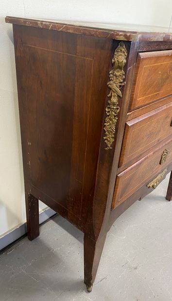SMALL COMMODE in veneered wood, three drawers,...