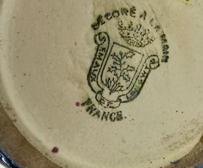 LONGWY 

Vase in Longwy enamel

H : 27 c...