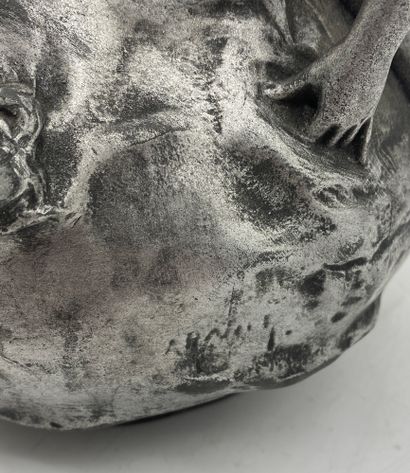 Pewter vase decorated with women

Art Nouveau

Trace...