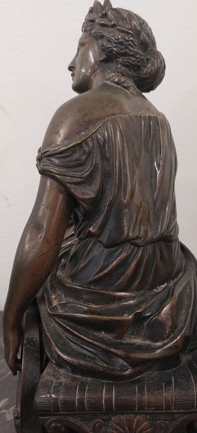HABERT

Femme à la lyre

Bronze signé

H...